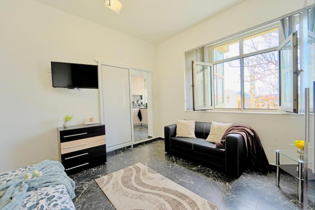 Cozy 1-Bedroom Flat In The Very Center Of Sofia Exterior photo