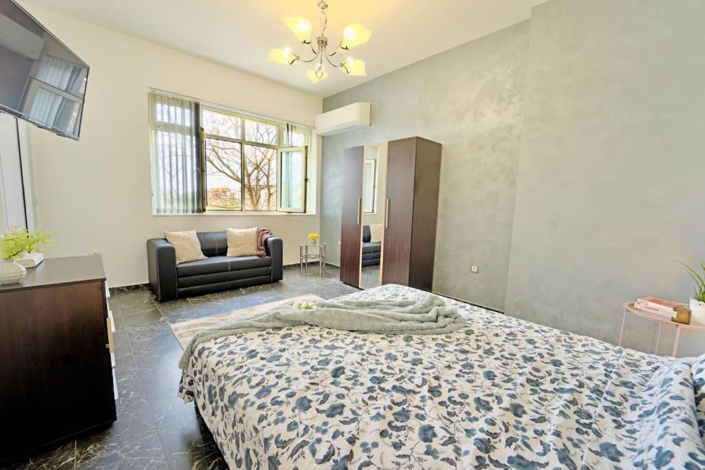 Cozy 1-Bedroom Flat In The Very Center Of Sofia Exterior photo