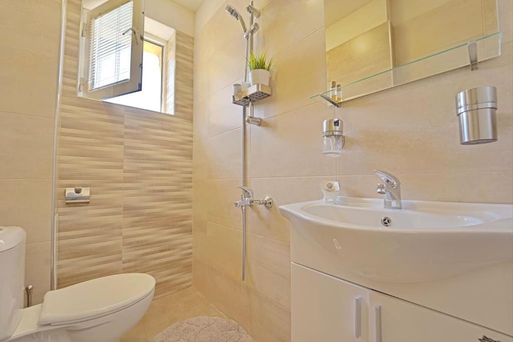 Cozy 1-Bedroom Flat In The Very Center Of Sofia Exterior photo
